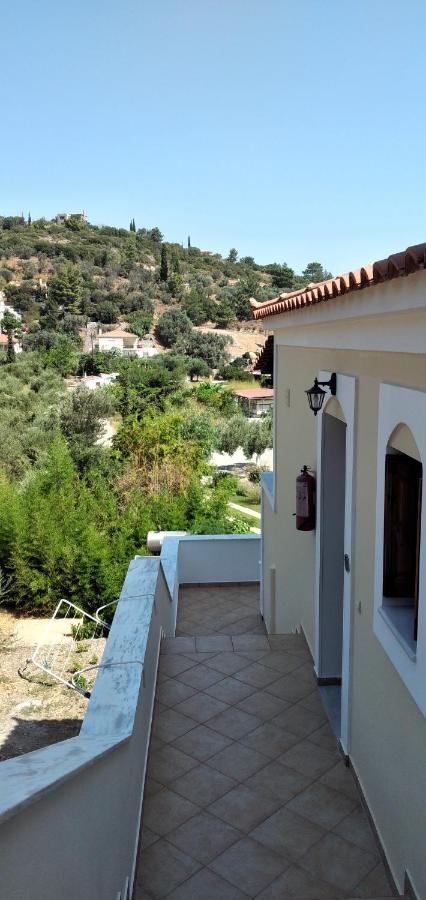Athina * Kerveli