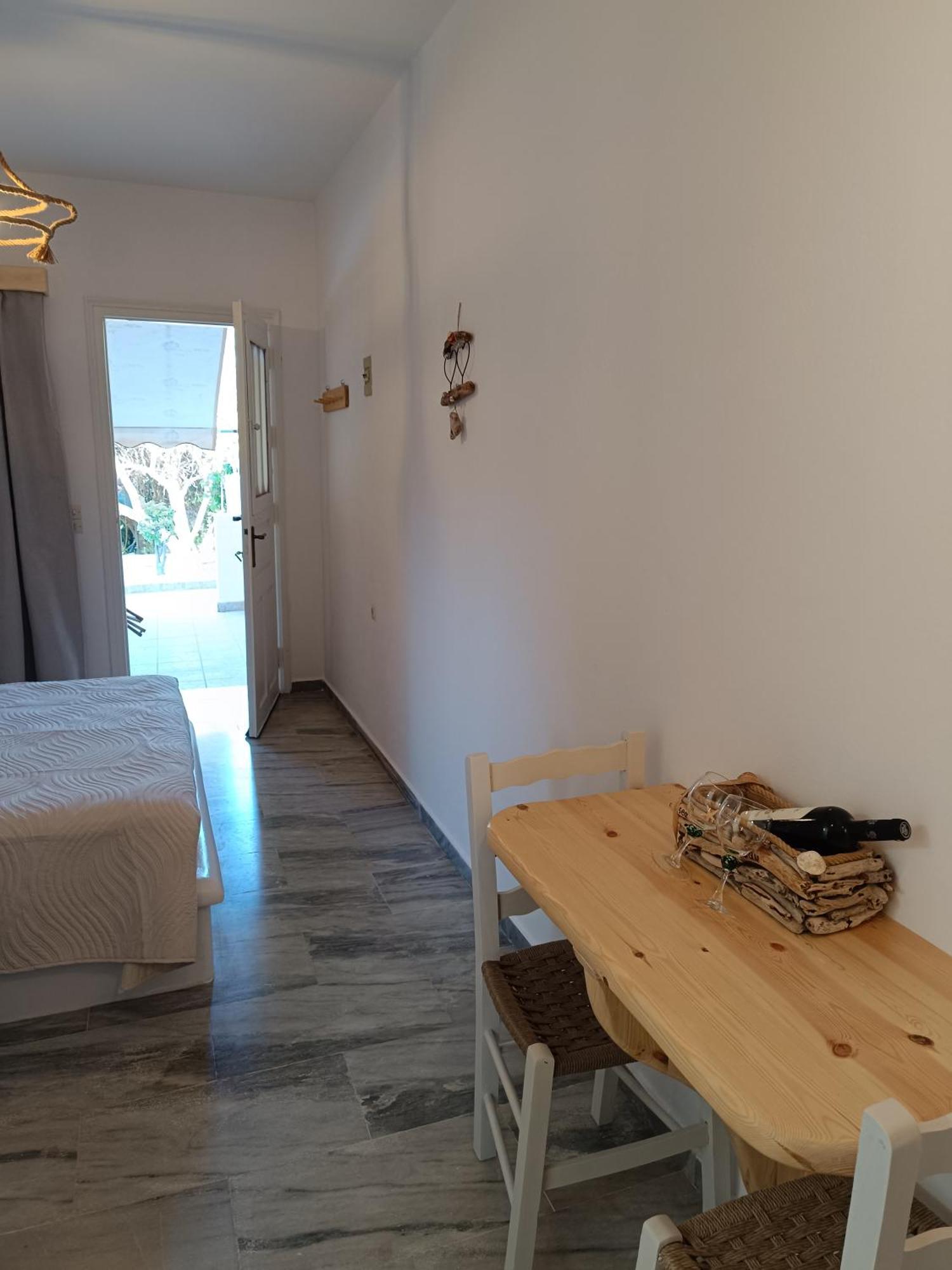 Athina * Kerveli