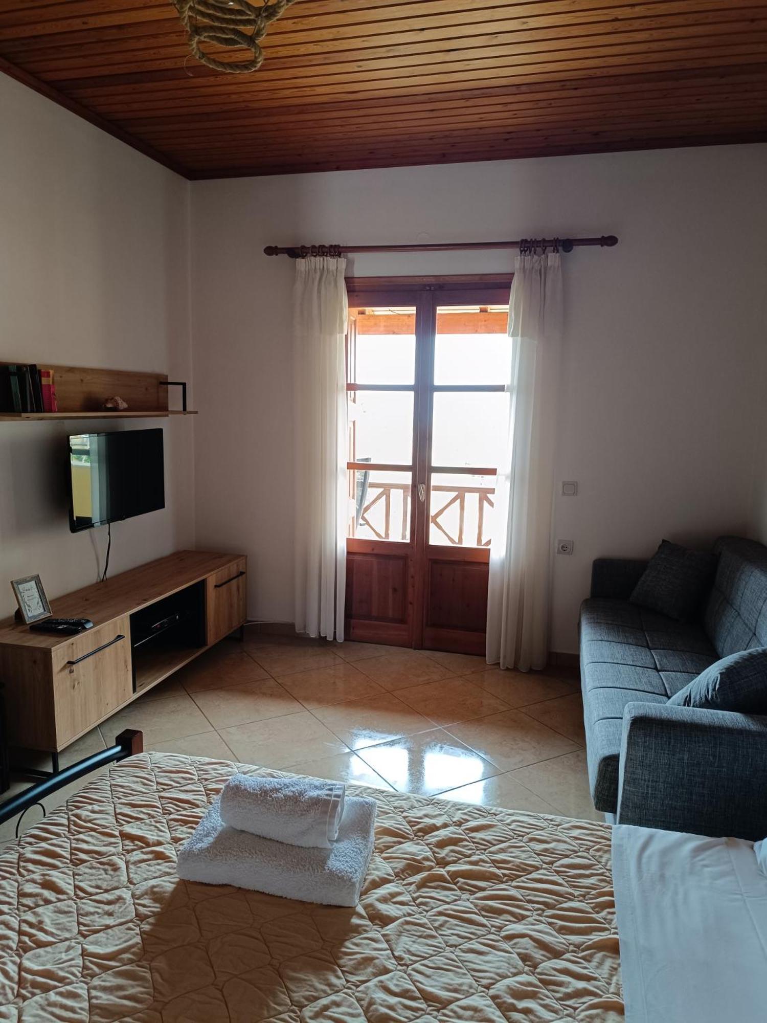 Athina Aparthotel Kerveli